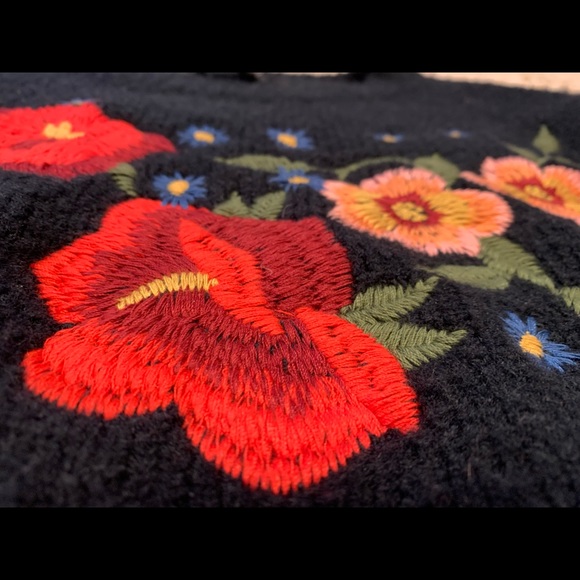 Large Wool blend sweater. Beautiful detail work - Picture 6 of 13